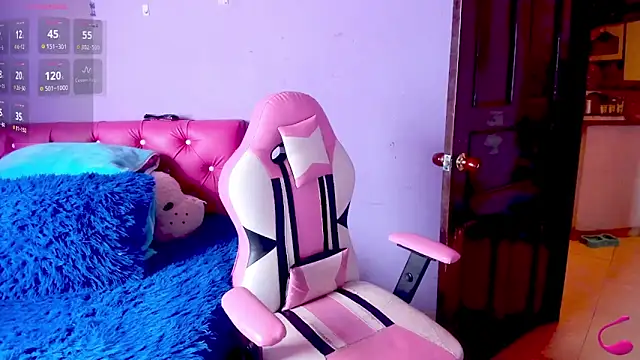 Snapshot of crissn0707 chatting on 09.15.25 crissn0707 online show from 09.15.25