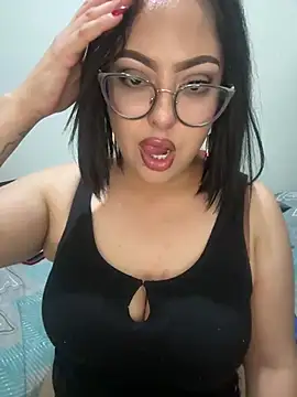 MileyGia online show from 04.12.26