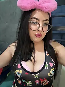 Snapshot of MileyGia chatting on 07.19.26 MileyGia online show from 07.19.26
