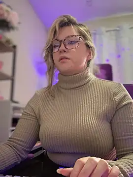 JennKenobi online show from 02.13.25