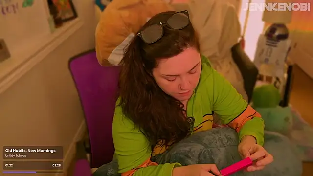 JennKenobi online show from 09.10.25