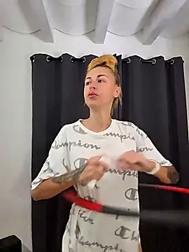 Snapshot of kylie_blck chatting on 04.18.26 kylie blck online show from 04.18.26