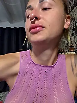 Snapshot of kylie_blck chatting on 04.18.26 kylie blck online show from 04.18.26