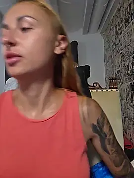 Snapshot of kylie_blck chatting on 07.12.26 kylie blck online show from 07.12.26
