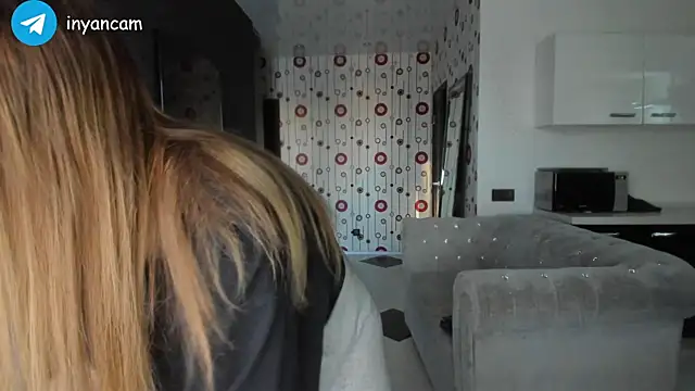 Snapshot of _in_yan chatting on 12.17.24 in yan online show from 12.17.24