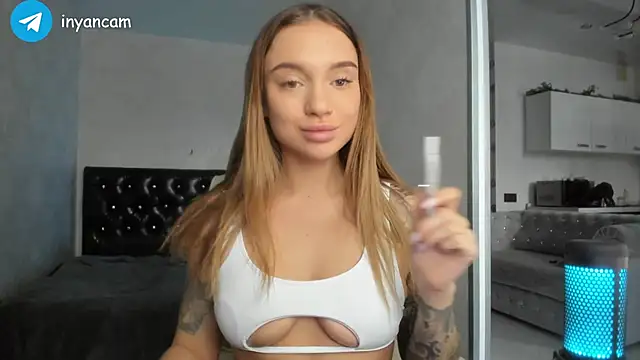 Snapshot of _in_yan chatting on 01.14.25 in yan online show from 01.14.25