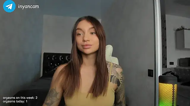 Snapshot of _in_yan chatting on 01.18.25 in yan online show from 01.18.25