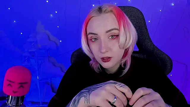 AsheLucker online show from 02.15.25