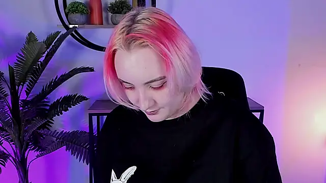 AsheLucker online show from 02.16.25