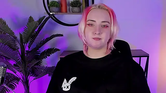 AsheLucker online show from 02.16.25