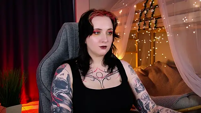 AsheLucker online show from 04.13.26