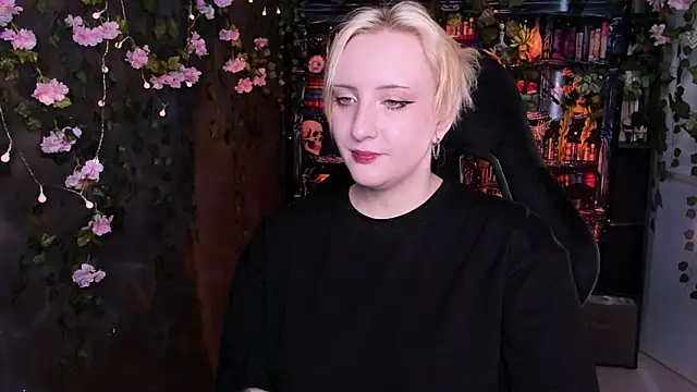 Snapshot of AsheLucker chatting on 06.10.26 AsheLucker online show from 06.10.26