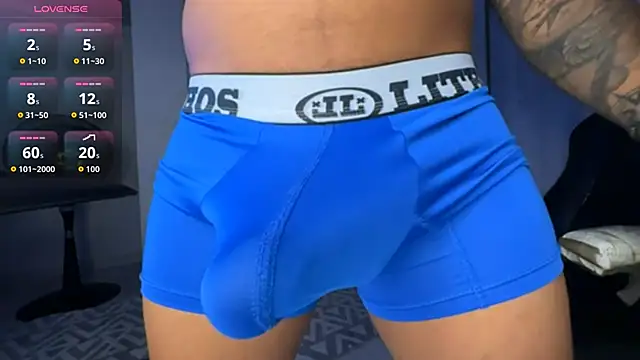 Snapshot of jordylatin20 chatting on 11.17.25 jordylatin20 online show from 11.17.25