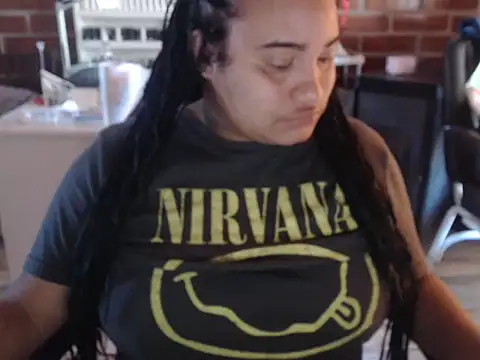 Hilarybunnyy online show from 10.25.25