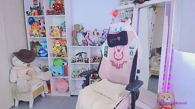 meda kawaii  online show from 11.23.25