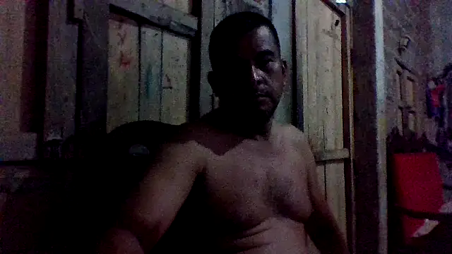 Snapshot of axomen chatting on 01.09.25 axomen online show from 01.09.25