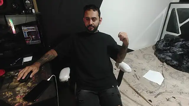 Snapshot of TeddyGominola_ chatting on 10.17.25 TeddyGominola online show from 10.17.25