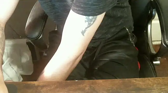 Snapshot of kong_smurfette chatting on 12.10.24 kong smurfette online show from 12.10.24