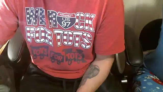 Snapshot of kong_smurfette chatting on 12.14.24 kong smurfette online show from 12.14.24