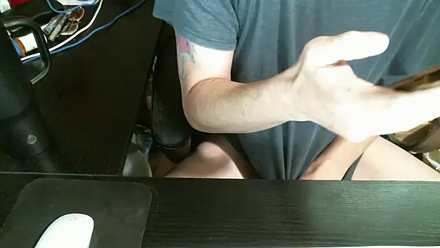 Snapshot of kong_smurfette chatting on 04.14.26 kong smurfette online show from 04.14.26