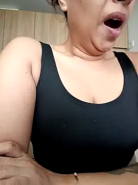 Snapshot of Ivanna2 chatting on 09.10.25 Ivanna2 online show from 09.10.25