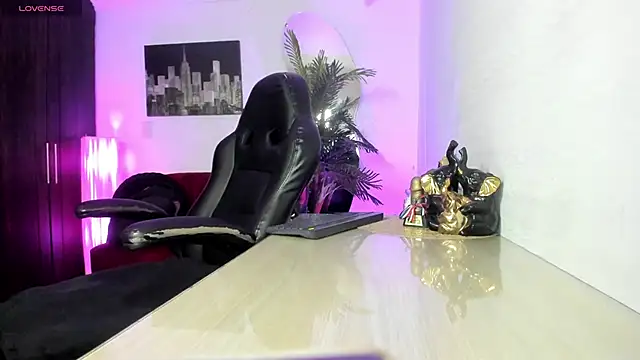 Snapshot of Amaia_Bushida chatting on 10.09.25 Amaia Bushida online show from 10.09.25