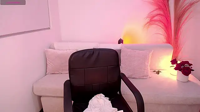 VictoriaLeia online show from 01.10.26