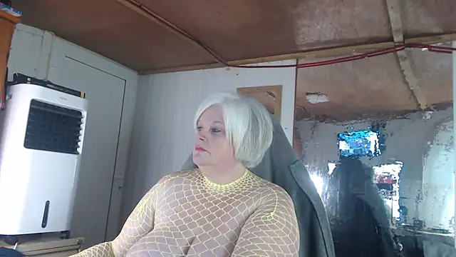 sexychazza16 online show from 09.24.25