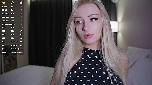 CatchMe1 online show from 10.26.25