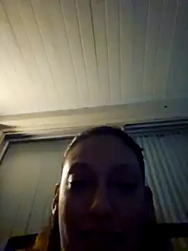 Snapshot of Nikkierosee chatting on 12.20.24 Nikkierosee online show from 12.20.24