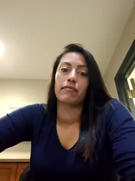 Snapshot of Nikkierosee chatting on 03.20.25 Nikkierosee online show from 03.20.25