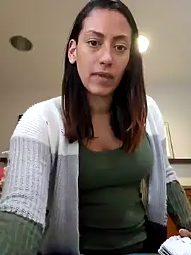 Snapshot of Nikkierosee chatting on 03.22.25 Nikkierosee online show from 03.22.25