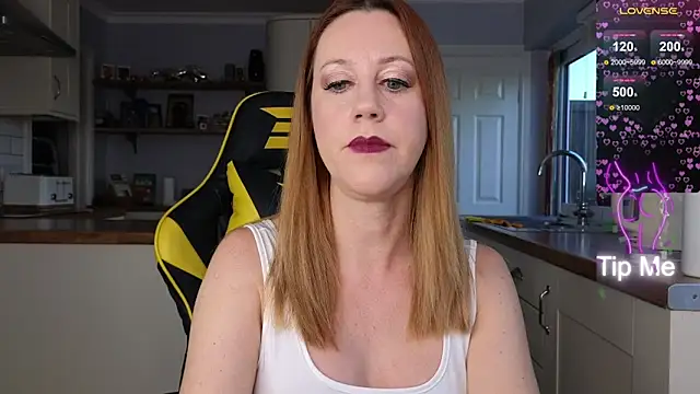 Snapshot of stripmequick chatting on 01.09.25 stripmequick online show from 01.09.25