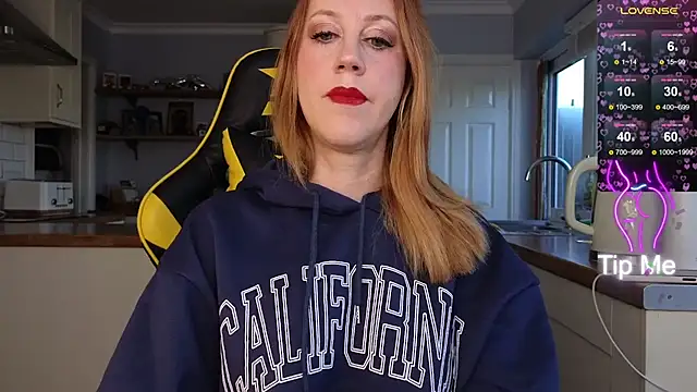 Snapshot of stripmequick chatting on 02.06.25 stripmequick online show from 02.06.25