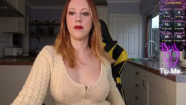 Snapshot of stripmequick chatting on 02.12.25 stripmequick online show from 02.12.25