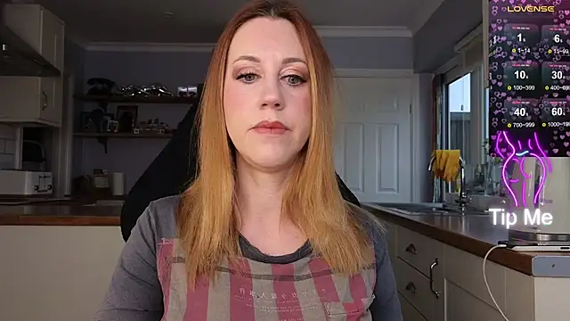 Snapshot of stripmequick chatting on 02.20.25 stripmequick online show from 02.20.25