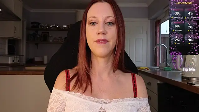 Snapshot of stripmequick chatting on 10.10.25 stripmequick online show from 10.10.25