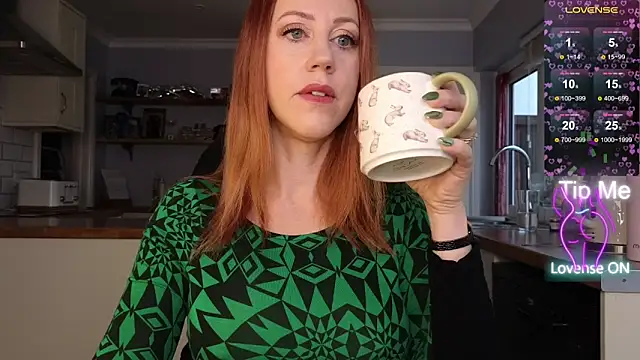 Snapshot of stripmequick chatting on 12.04.25 stripmequick online show from 12.04.25