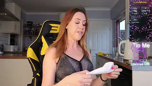 Snapshot of stripmequick chatting on 02.09.26 stripmequick online show from 02.09.26