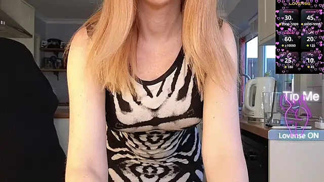 Snapshot of stripmequick chatting on 02.16.26 stripmequick online show from 02.16.26