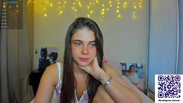 Snapshot of Bella_Foryou chatting on 03.23.25 Bella Foryou online show from 03.23.25