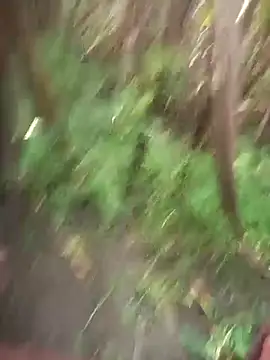 Snapshot of FinableKnee chatting on 10.08.25 FinableKnee online show from 10.08.25