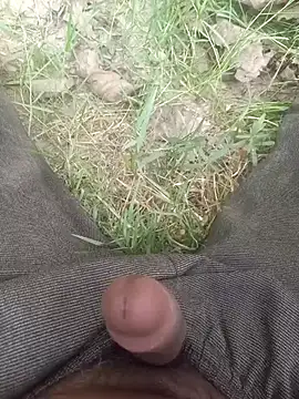 Snapshot of FinableKnee chatting on 10.25.25 FinableKnee online show from 10.25.25