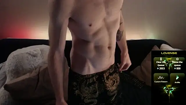 Snapshot of MaxRouger chatting on 12.15.25 MaxRouger online show from 12.15.25