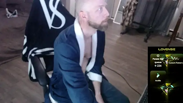 Snapshot of MaxRouger chatting on 03.01.26 MaxRouger online show from 03.01.26