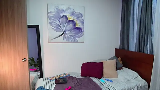 vanessabrown  online show from 02.12.25