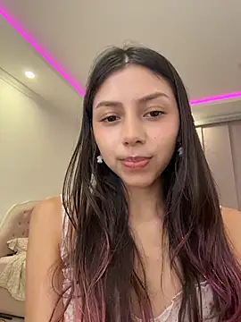 Snapshot of Sensualtease chatting on 04.30.26 Sensualtease online show from 04.30.26