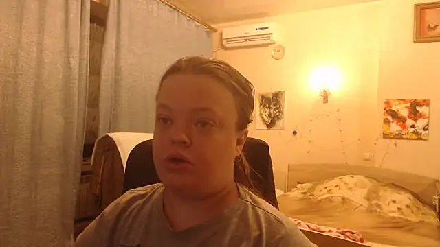 Snapshot of Janiffer_MiMi chatting on 12.13.24 Janiffer MiMi online show from 12.13.24