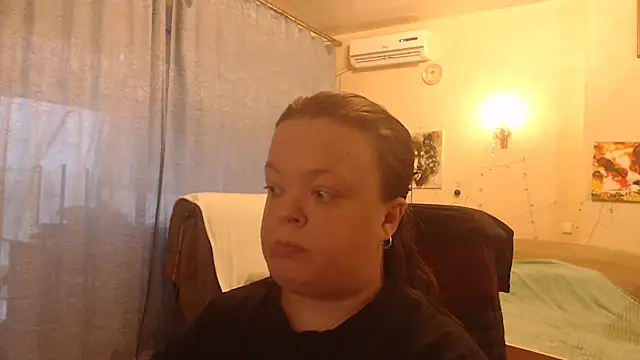 Snapshot of Janiffer_MiMi chatting on 12.16.24 Janiffer MiMi online show from 12.16.24