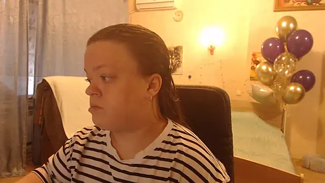 Snapshot of Janiffer_MiMi chatting on 12.18.24 Janiffer MiMi online show from 12.18.24